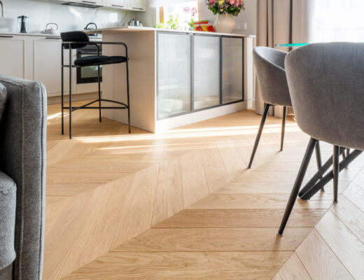 Czy podłoga drewniana naprawdę się rysuje?